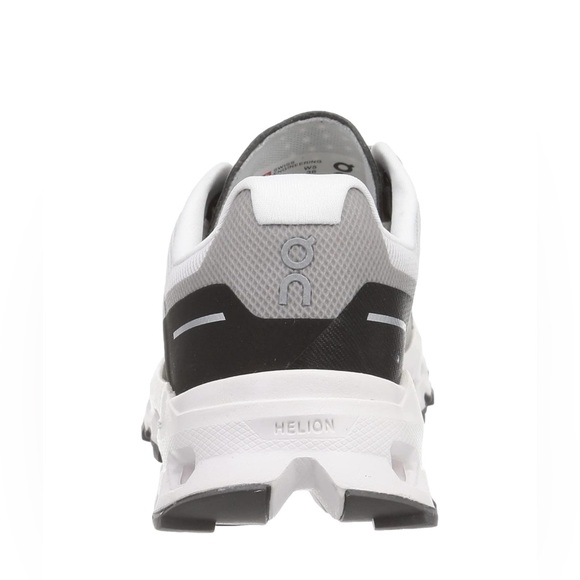 Sold - On - Woman’s Cloudvista Sneakers. - Picture 4 of 5